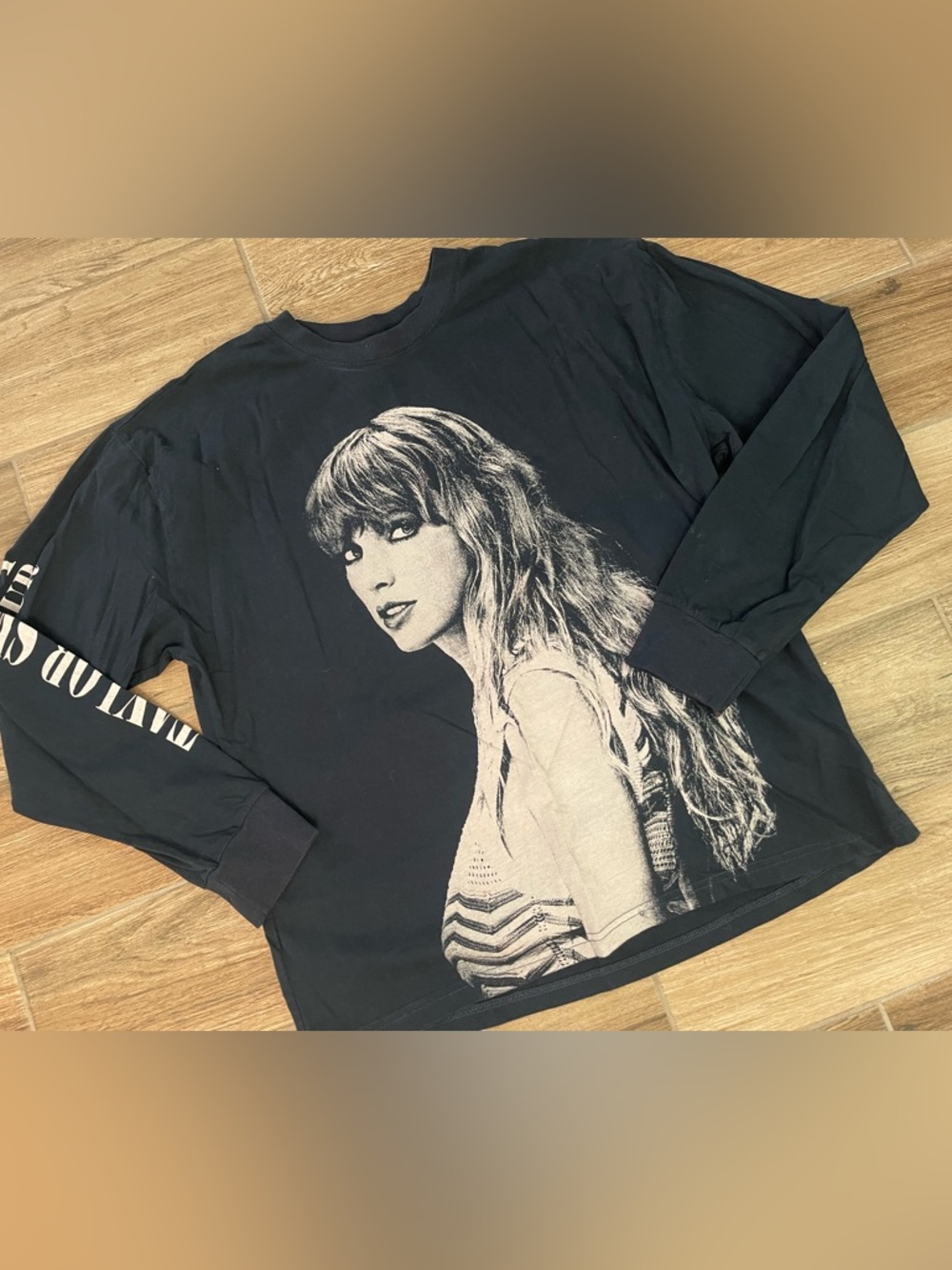 Official Taylor Swift The Eras Tour Long Sleeve T-Shirt Navy Blue Size L - Picture 6 of 7